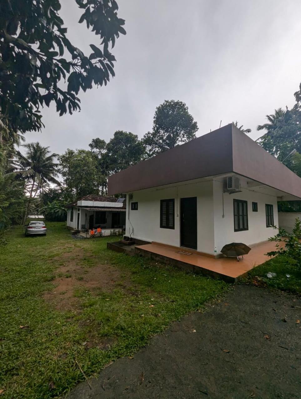 Islandstay-A Riverside Property Kollam Exterior foto